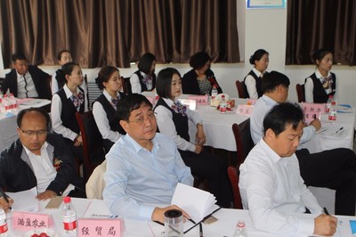 潞盈商學院正式揭牌，賦能經濟貿易咨詢專業人才培養